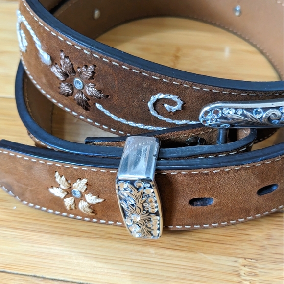 Embroidered Western Belt with Rhinestones by Nocona - Picture 4 of 9